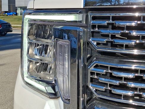 Certified 2022 GMC Sierra 3500 Denali image 28