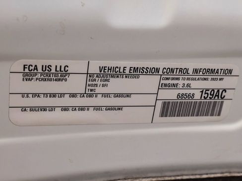 Used 2023 Chrysler Pacifica Limited image 36