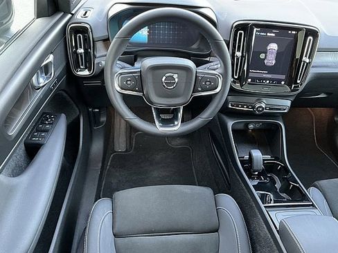 Certified 2023 Volvo C40 P8 Recharge Plus image 5