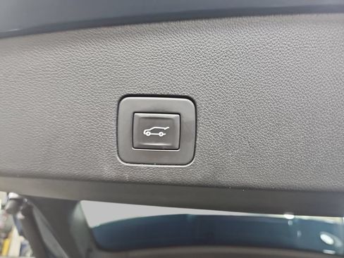 Certified 2024 Buick Encore GX Avenir w/ Avenir Convenience Package AWD/4WD image 17