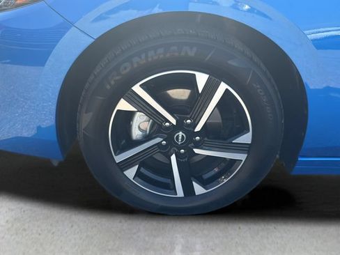 Used 2025 Nissan Sentra SV FWD image 10