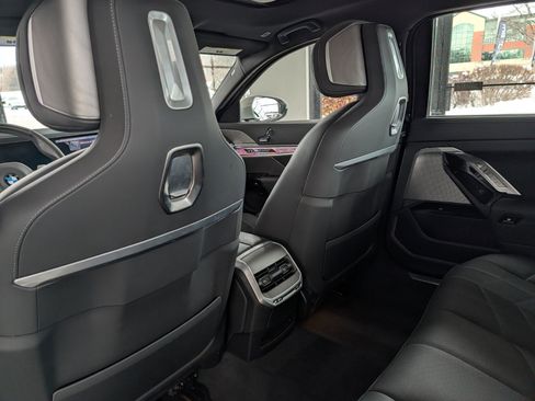 Certified 2024 BMW 760i xDrive image 10