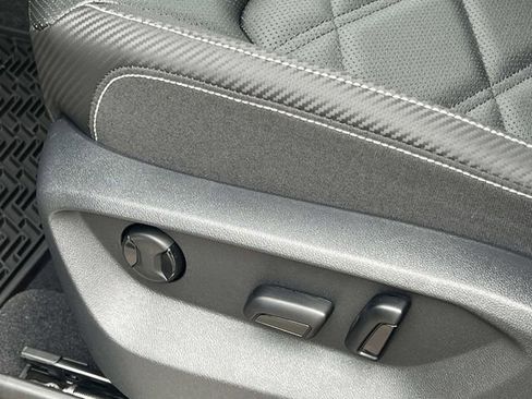 New 2026 Volkswagen Atlas Cross Sport SE FWD image 13