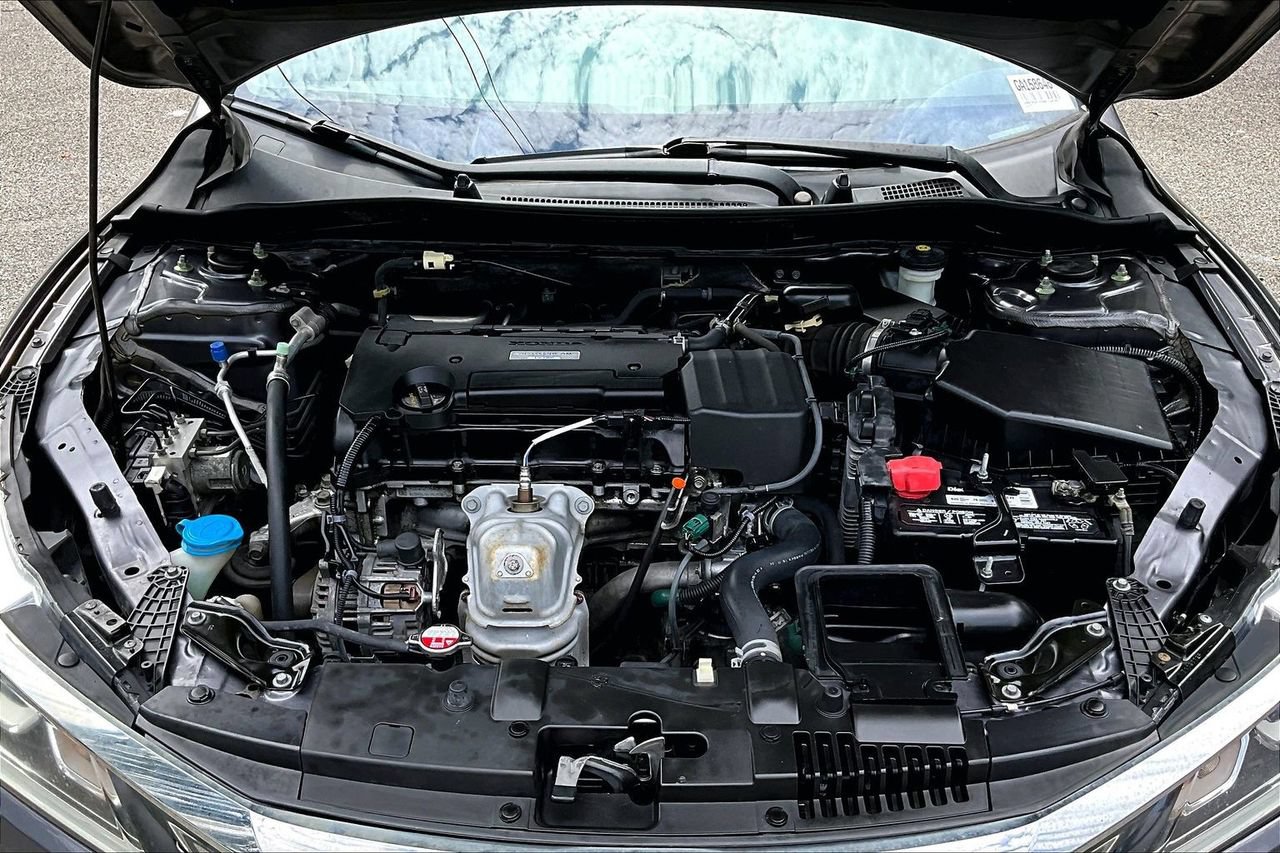 Used 2016 Honda Accord LX image 30