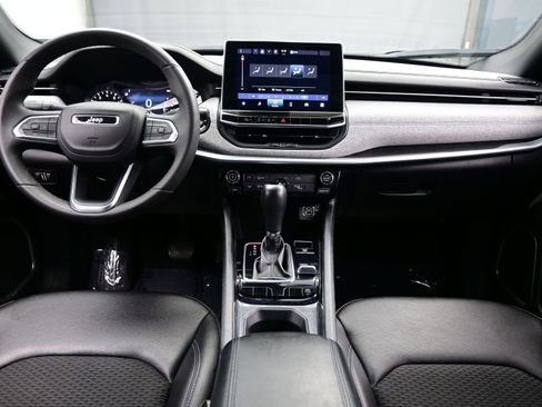 Used 2024 Jeep Compass Latitude image 15