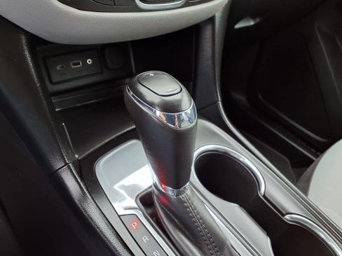 Used 2019 Chevrolet Equinox LT image 23