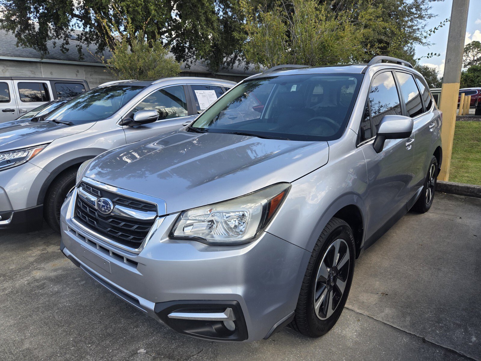 Used 2017 Subaru Forester 2.5i Limited w/ Popular Package #2 AWD/4WD image 3