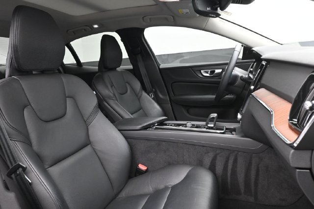 Used 2024 Volvo S60 B5 Plus AWD/4WD image 31