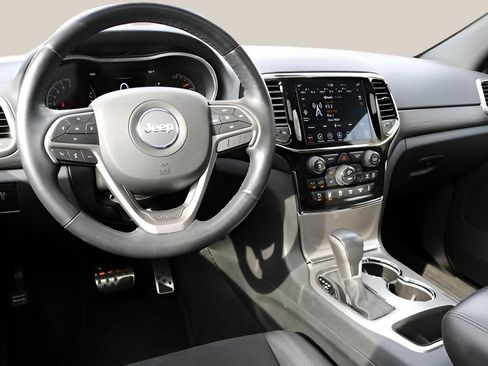 Used 2022 Jeep Grand Cherokee Laredo X RWD image 15