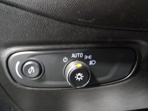 Used 2019 Chevrolet Equinox LT FWD image 22