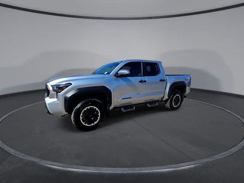 Certified 2024 Toyota Tacoma TRD Off-Road AWD/4WD image 4