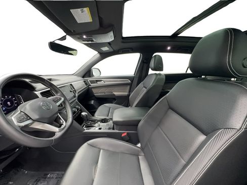 Used 2023 Volkswagen Atlas Cross Sport SE w/ Panoramic Sunroof Package FWD image 19