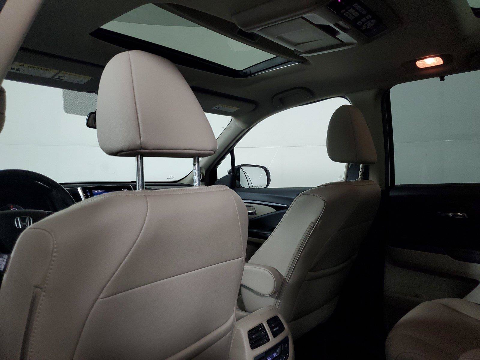 Used 2017 Honda Pilot Elite image 14