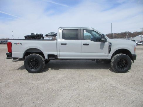 New 2026 Ford F250 XL w/ XL Off-Road Package image 3