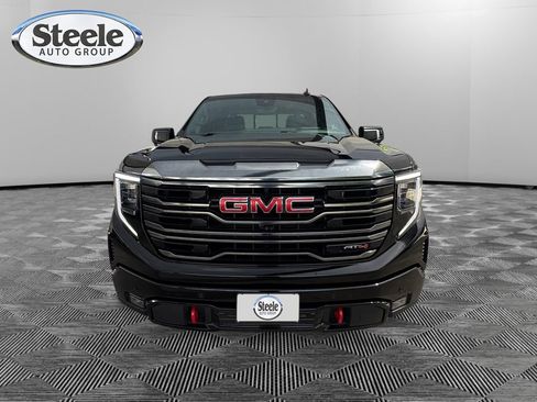 Used 2024 GMC Sierra 1500 AT4 w/ Technology Package AWD/4WD image 8