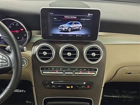 Used 2019 Mercedes-Benz GLC 300 4MATIC image 18