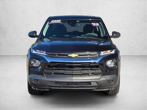 Used 2022 Chevrolet TrailBlazer LS image 2