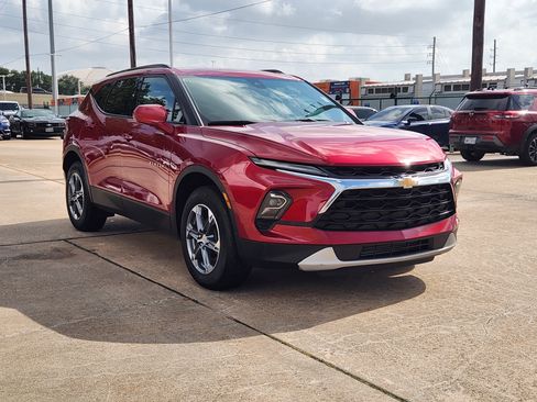 Certified 2024 Chevrolet Blazer LT w/ Convenience Package FWD image 4