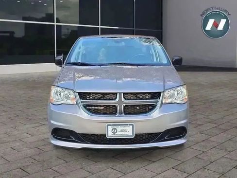 Used 2018 Dodge Grand Caravan SE w/ Rear Park Assist Package image 8