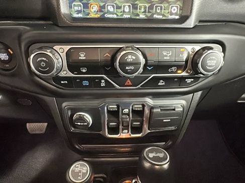 Used 2023 Jeep Wrangler Unlimited Sahara AWD/4WD image 21