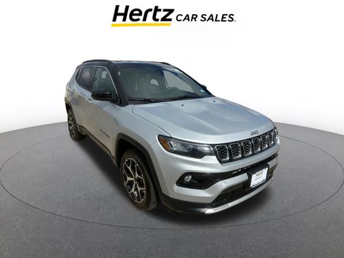 Used 2025 Jeep Compass Limited image 1
