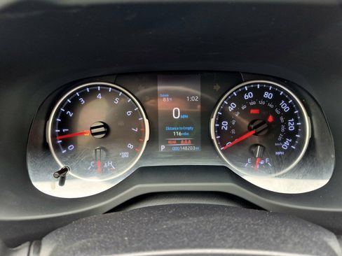 Used 2019 Toyota RAV4 LE FWD image 9