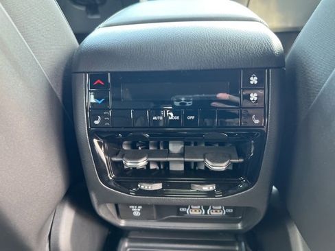 New 2025 Jeep Grand Cherokee L Limited w/ Black Appearance Package image 16