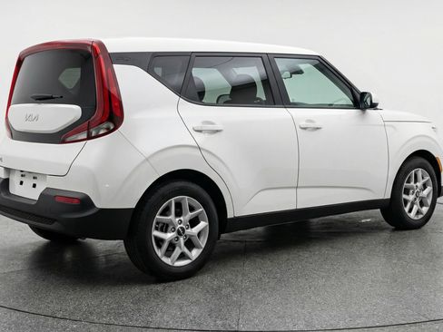 Used 2025 Kia Soul LX w/ LX Technology Package image 9