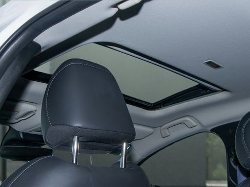 Used 2025 MAZDA CX-30 AWD 2.5 S w/ Preferred Package image 25