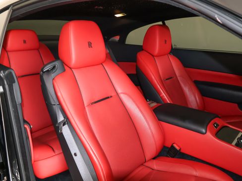 Used 2018 Rolls-Royce Wraith RWD image 49