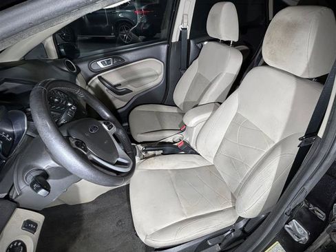 Used 2015 Ford Fiesta SE image 8