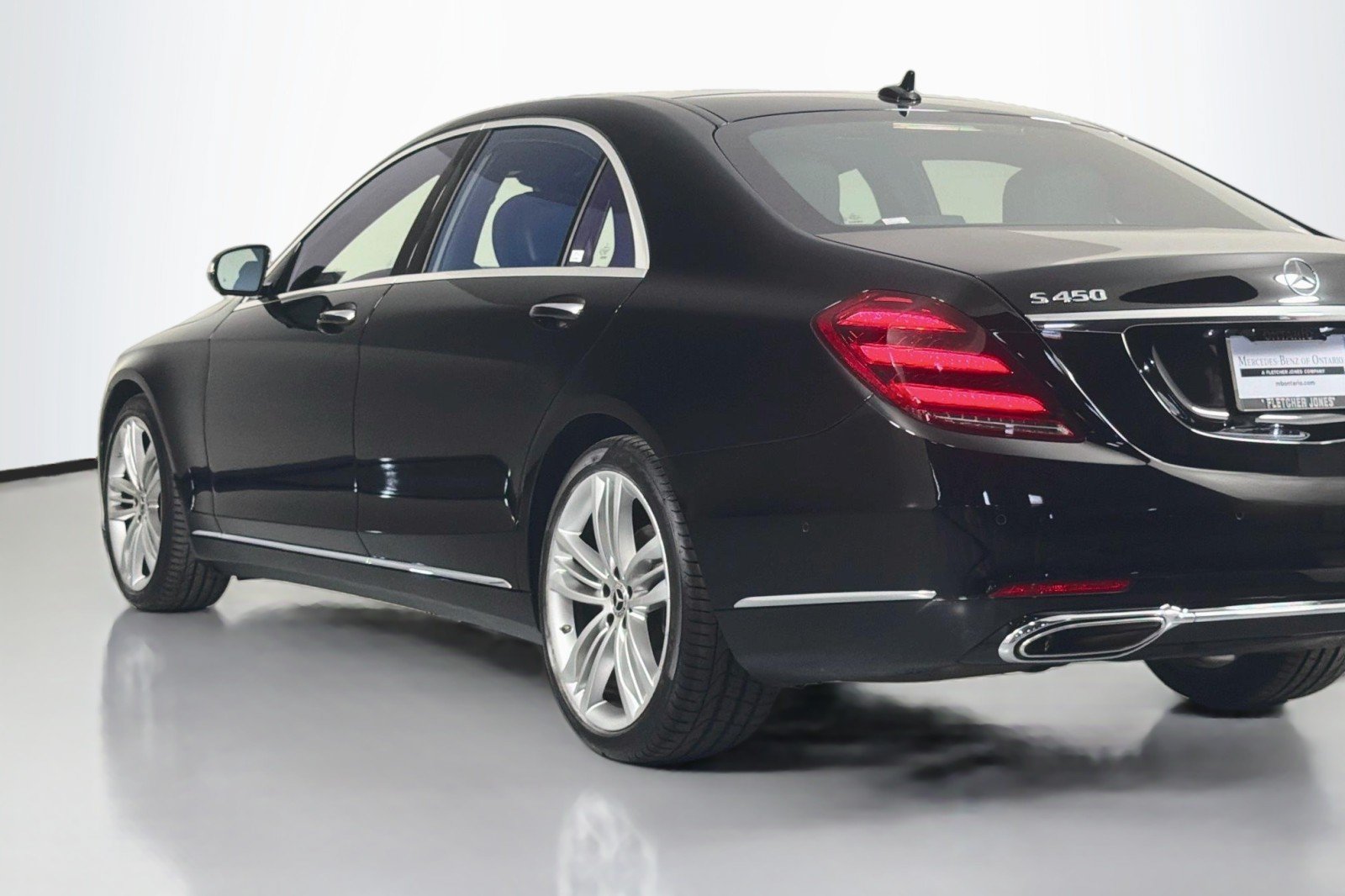Used 2018 Mercedes-Benz S 450 Sedan image 17