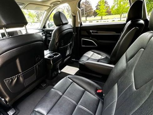 Used 2021 Kia Telluride EX w/ EX Premium Package AWD/4WD image 16