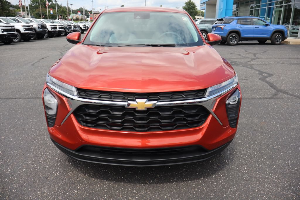 Used 2024 Chevrolet Trax LS w/ LS Convenience Package FWD image 28