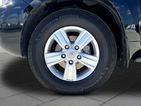 Used 2015 Toyota Land Cruiser image 11