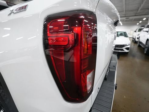 Used 2023 GMC Sierra 1500 Elevation w/ Preferred Package AWD/4WD image 31