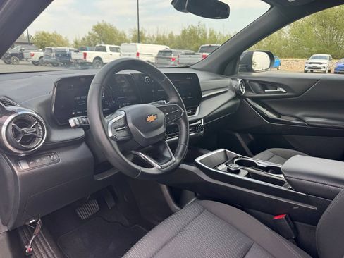 Used 2026 Chevrolet Equinox LT AWD/4WD image 14
