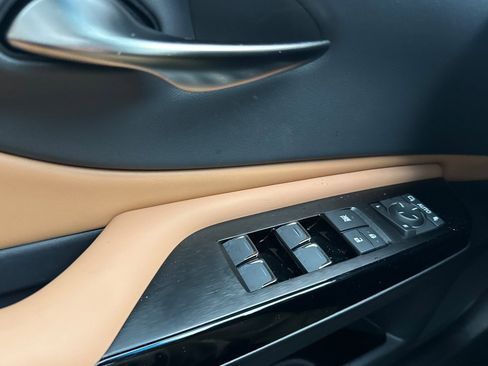 New 2025 Lexus ES 350 w/ Premium Package image 8