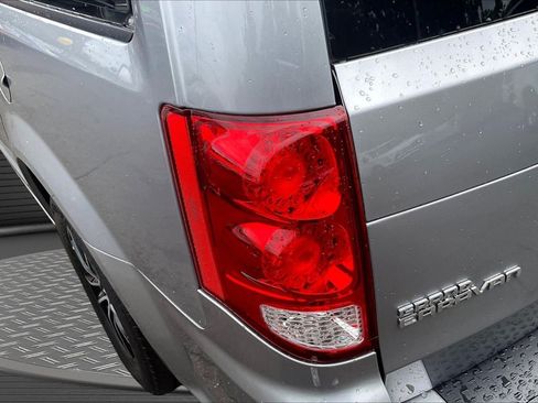 Used 2018 Dodge Grand Caravan SE FWD image 21