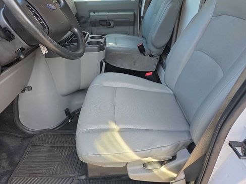 Used 2018 Ford E-350 and Econoline 350 Super Duty w/ Power Windows & Locks Group image 12