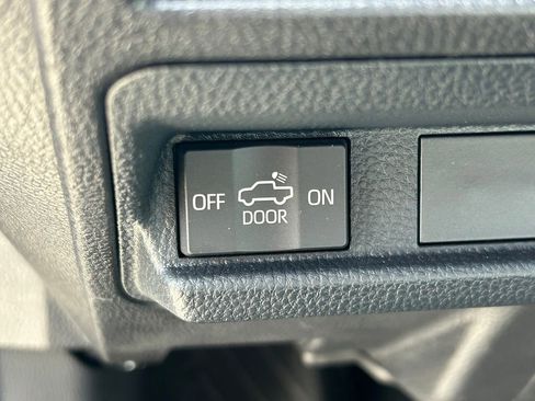 Certified 2025 Toyota Tacoma SR5 AWD/4WD image 25
