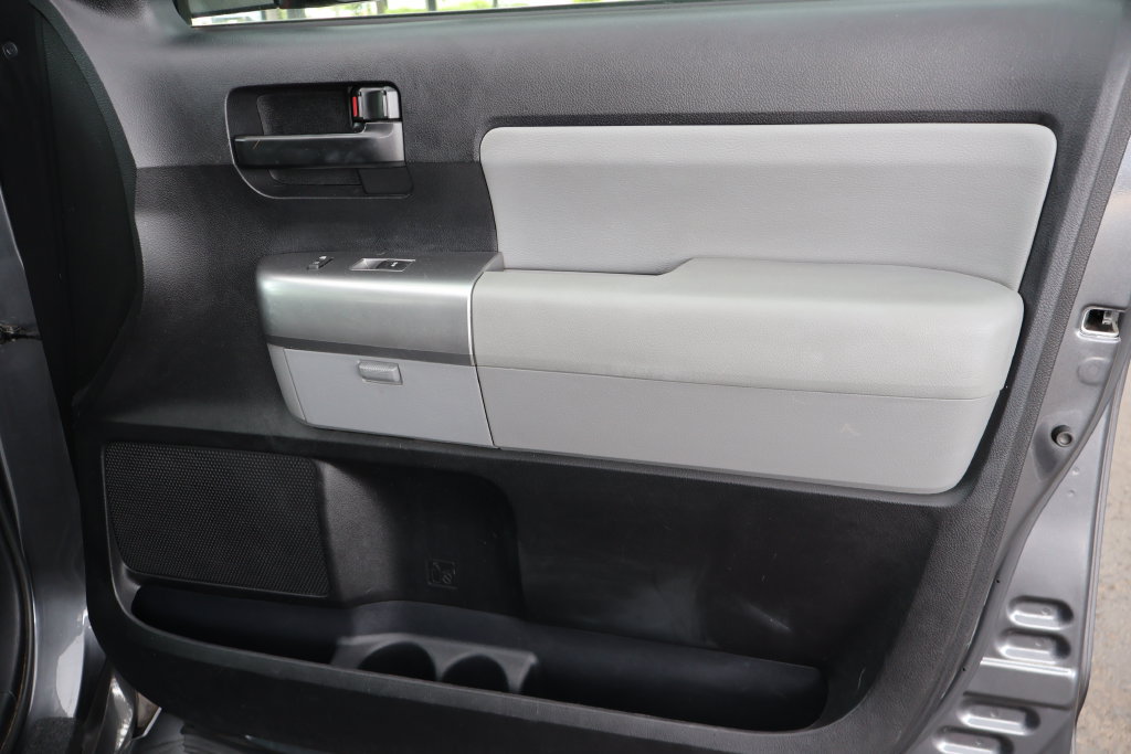 Used 2019 Toyota Sequoia SR5 AWD/4WD image 44