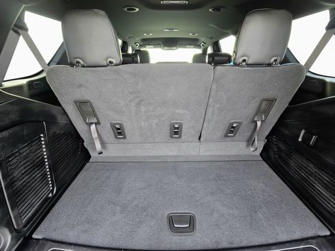 Used 2022 Chevrolet Tahoe LS RWD image 17