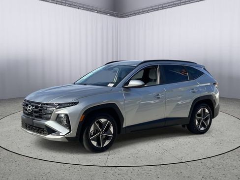 Used 2025 Hyundai Tucson SEL FWD image 2