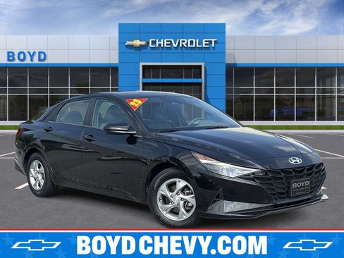 Used 2023 Hyundai Elantra SE FWD image 1