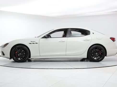 Certified 2023 Maserati Ghibli Modena RWD image 2