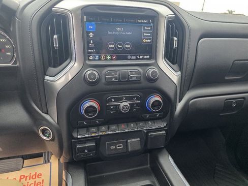 Used 2020 Chevrolet Silverado 1500 LT Trail Boss w/ Midnight Edition AWD/4WD image 31
