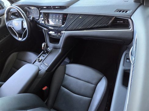Used 2025 Cadillac XT6 Premium Luxury image 26