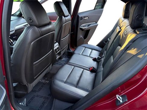 Used 2020 Cadillac XT4 Premium Luxury w/ Cold Weather Package image 10