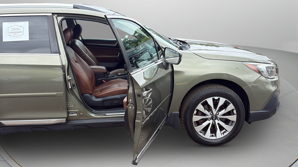 Used 2018 Subaru Outback 2.5i Touring AWD/4WD image 27